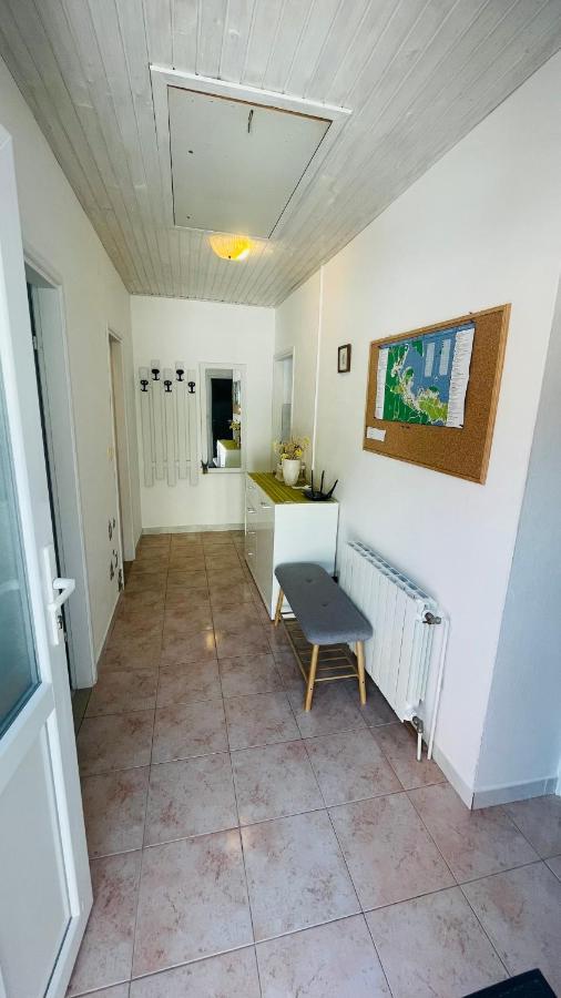 Apartments Danijela Lumbarda Ngoại thất bức ảnh